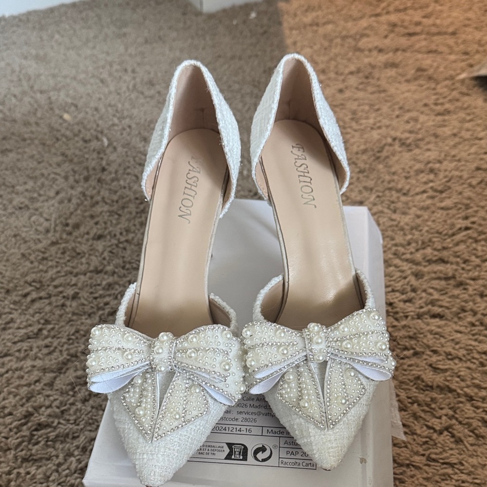 SHEIN Ivory Pearl Embellished Heels